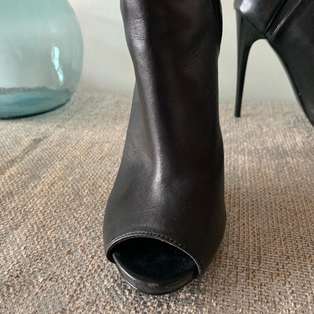 Black peep toe booties Steve Madden - Picture 5 of 6